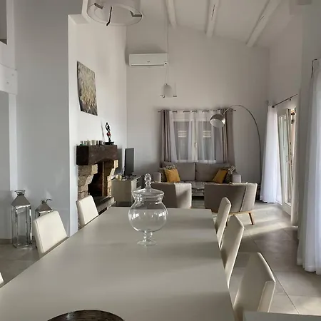 Villa Avec Piscine A Debordement Et Climatisation, Cote D'azur - Fr-1-768-71 Les Issambres
